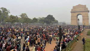 Delhi People at India Gate